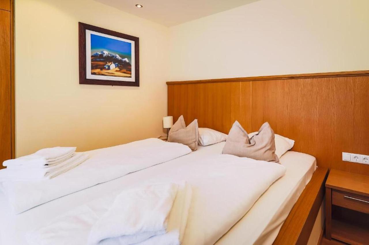 The House Zell Am Aparthotel