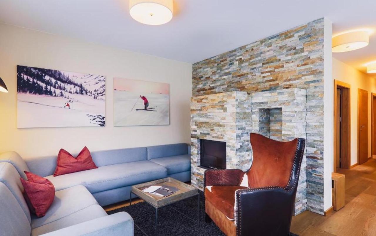 The House Zell Am Aparthotel 4*