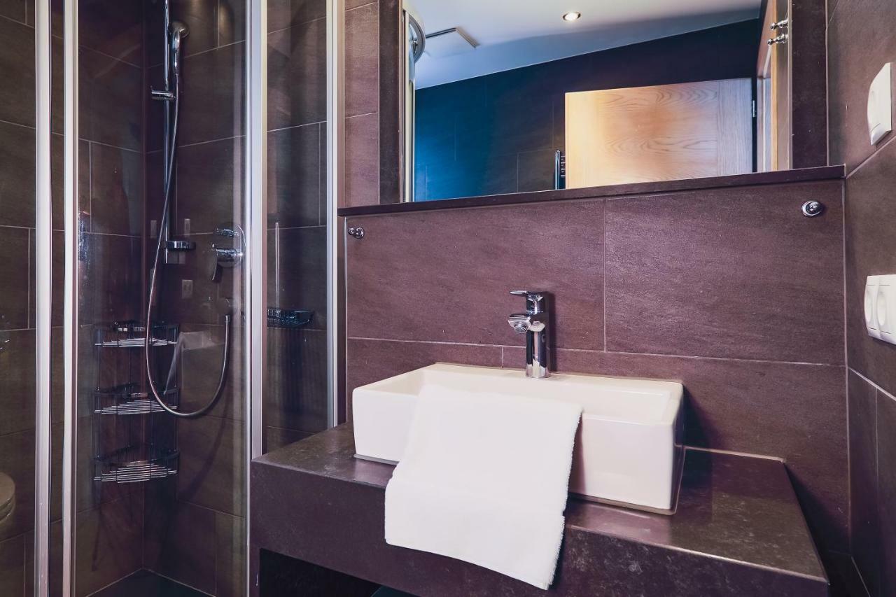 The House Zell Am Aparthotel 4*